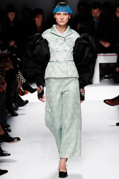 Look 14